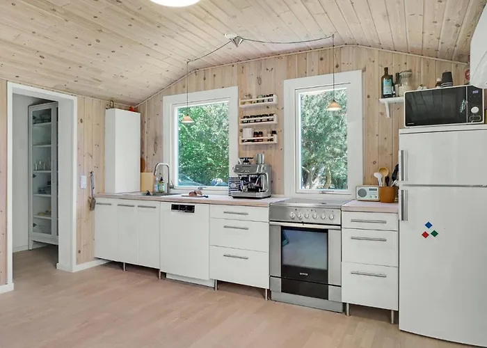 1 Bedroom Beautiful In *
